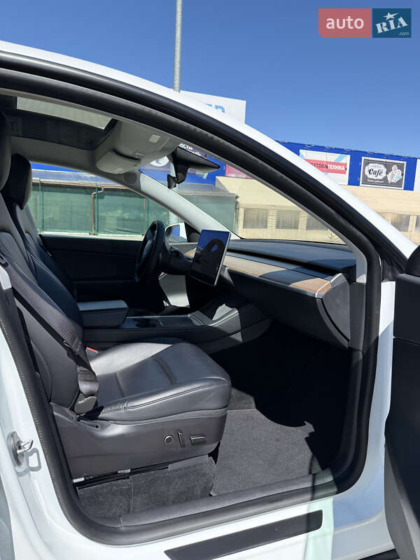 Внедорожник / Кроссовер Tesla Model Y 2021 в Долине