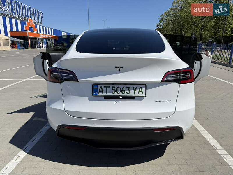 Внедорожник / Кроссовер Tesla Model Y 2021 в Долине