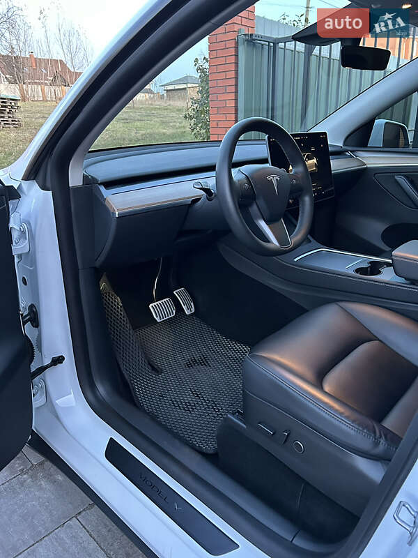 Внедорожник / Кроссовер Tesla Model Y 2022 в Киеве