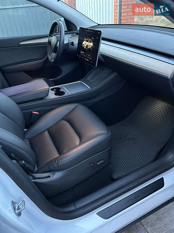 Позашляховик / Кросовер Tesla Model Y 2022 в Києві