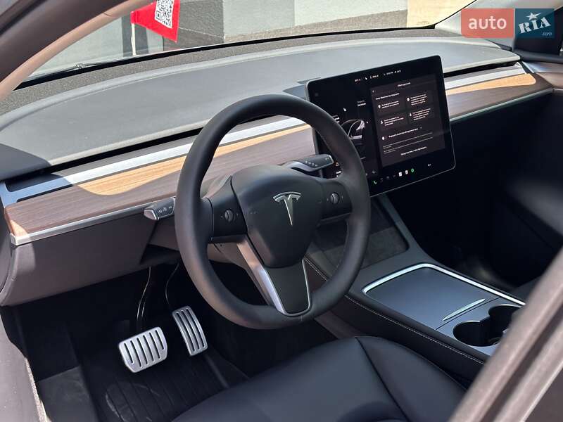 Позашляховик / Кросовер Tesla Model Y 2024 в Києві