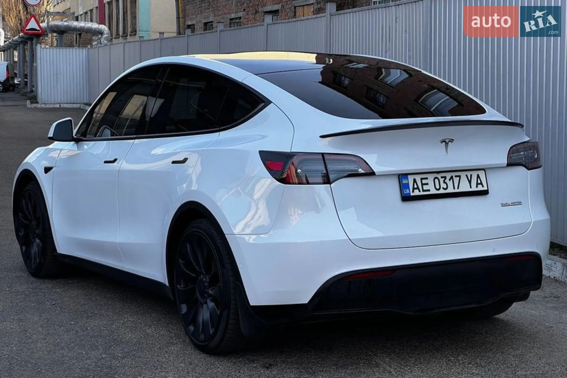 2021 Tesla Model Y - мініатюра 3
