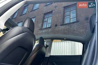 Внедорожник / Кроссовер Tesla Model Y 2021 в 