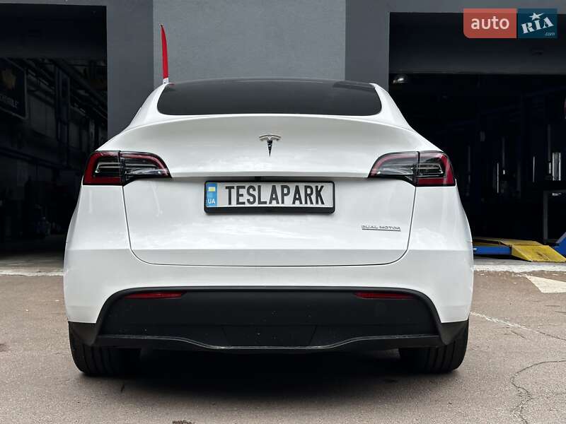 Внедорожник / Кроссовер Tesla Model Y 2023 в Киеве