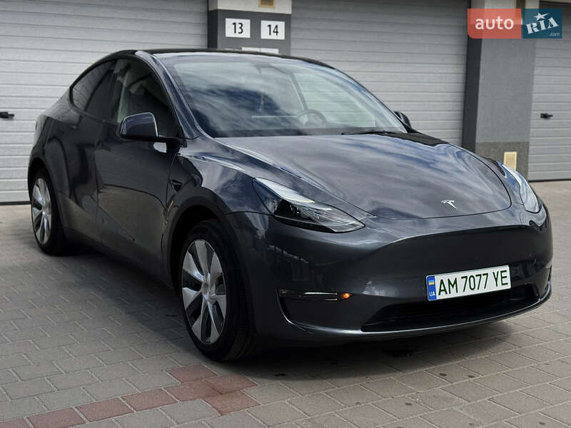 Tesla Model Y 2023