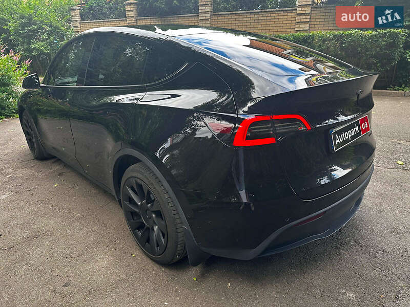 Внедорожник / Кроссовер Tesla Model Y 2021 в Киеве