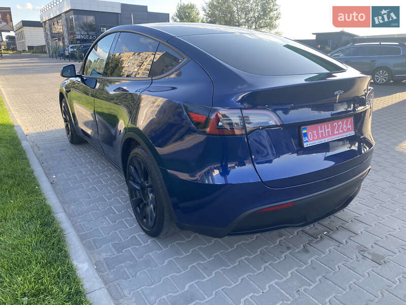 Внедорожник / Кроссовер Tesla Model Y 2024 в Киеве