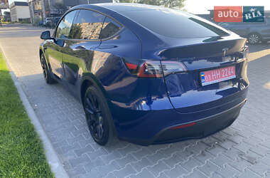 Позашляховик / Кросовер Tesla Model Y 2024 в 