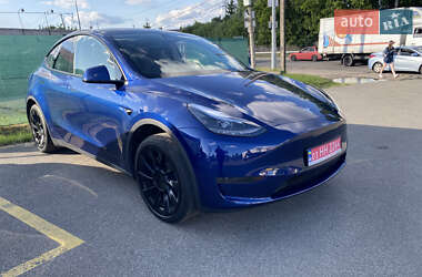 Позашляховик / Кросовер Tesla Model Y 2024 в 