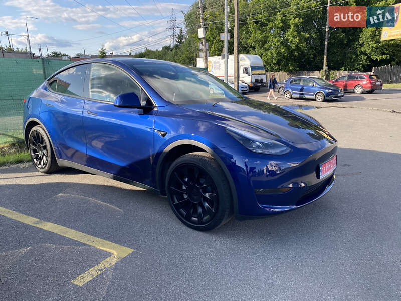 Внедорожник / Кроссовер Tesla Model Y 2024 в Киеве