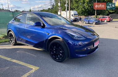 Позашляховик / Кросовер Tesla Model Y 2024 в 