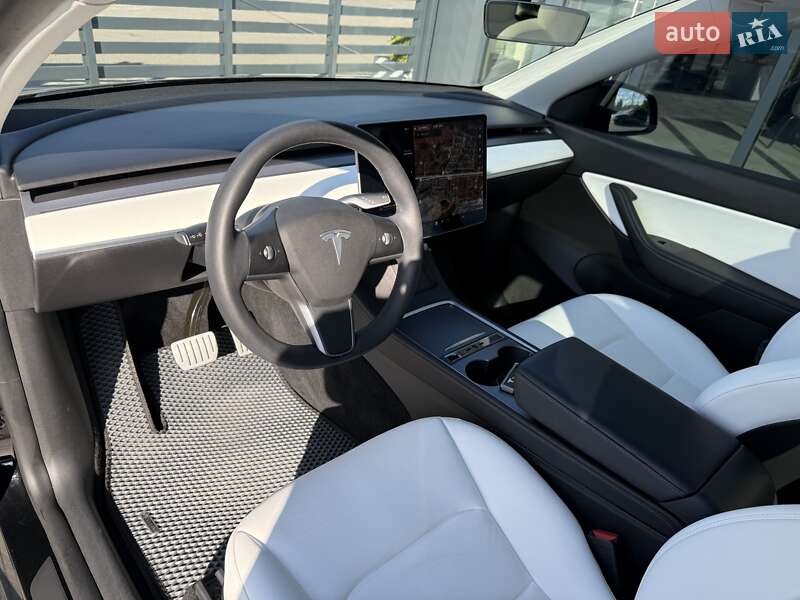 Внедорожник / Кроссовер Tesla Model Y 2021 в Ровно