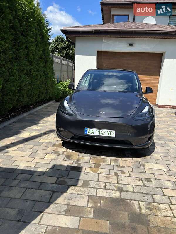Позашляховик / Кросовер Tesla Model Y 2024 в Києві