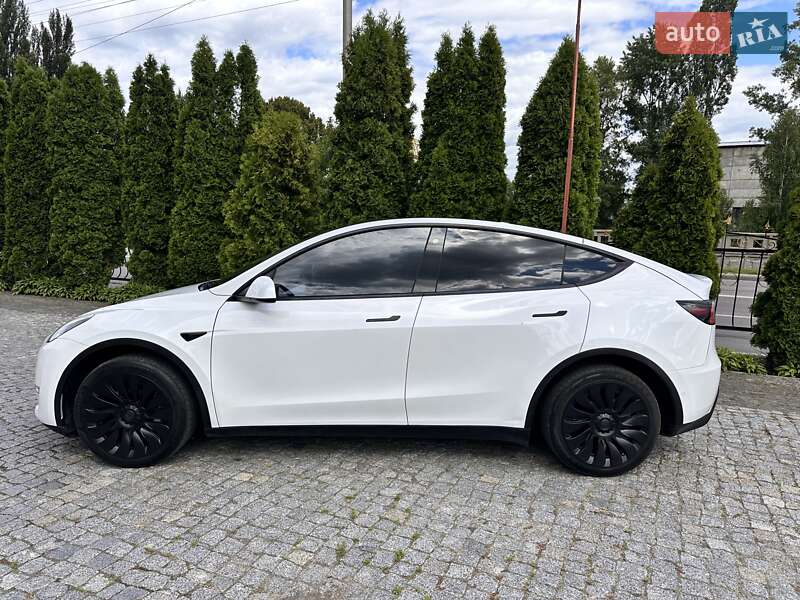 Внедорожник / Кроссовер Tesla Model Y 2021 в Киеве