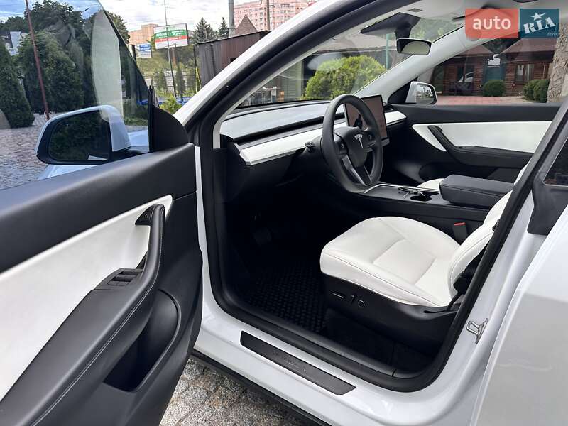 Внедорожник / Кроссовер Tesla Model Y 2021 в Киеве