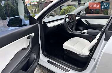 Внедорожник / Кроссовер Tesla Model Y 2021 в 