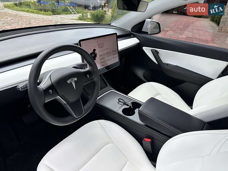Внедорожник / Кроссовер Tesla Model Y 2021 в Киеве
