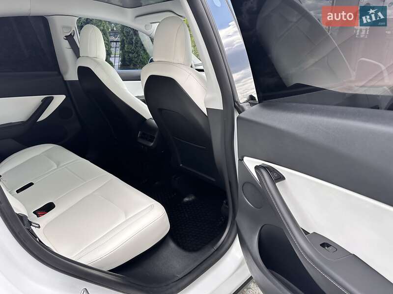 Внедорожник / Кроссовер Tesla Model Y 2021 в Киеве