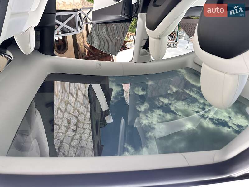 Внедорожник / Кроссовер Tesla Model Y 2021 в Киеве