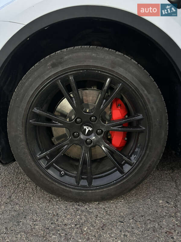 Позашляховик / Кросовер Tesla Model Y 2021 в Львові фото 16 Позашляховик / Кросовер Tesla Model Y 2021 в Львові