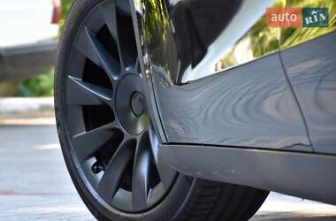Внедорожник / Кроссовер Tesla Model Y 2021 в 