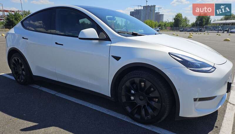 Внедорожник / Кроссовер Tesla Model Y 2020 в Киеве