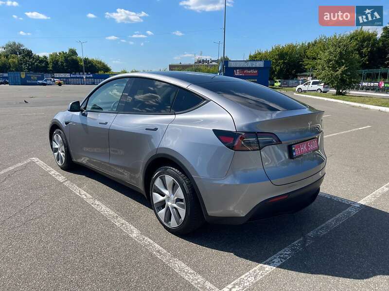 Внедорожник / Кроссовер Tesla Model Y 2023 в Киеве