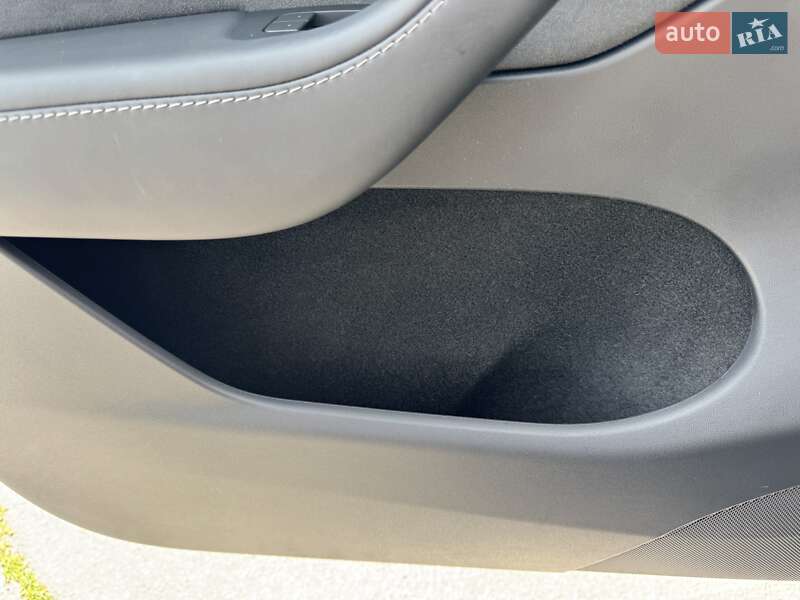 Внедорожник / Кроссовер Tesla Model Y 2024 в Днепре