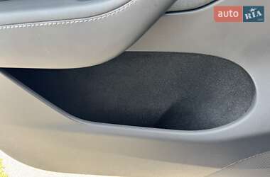 Внедорожник / Кроссовер Tesla Model Y 2024 в 