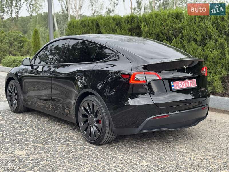 Внедорожник / Кроссовер Tesla Model Y 2024 в Днепре