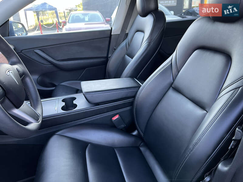 Внедорожник / Кроссовер Tesla Model Y 2022 в Львове