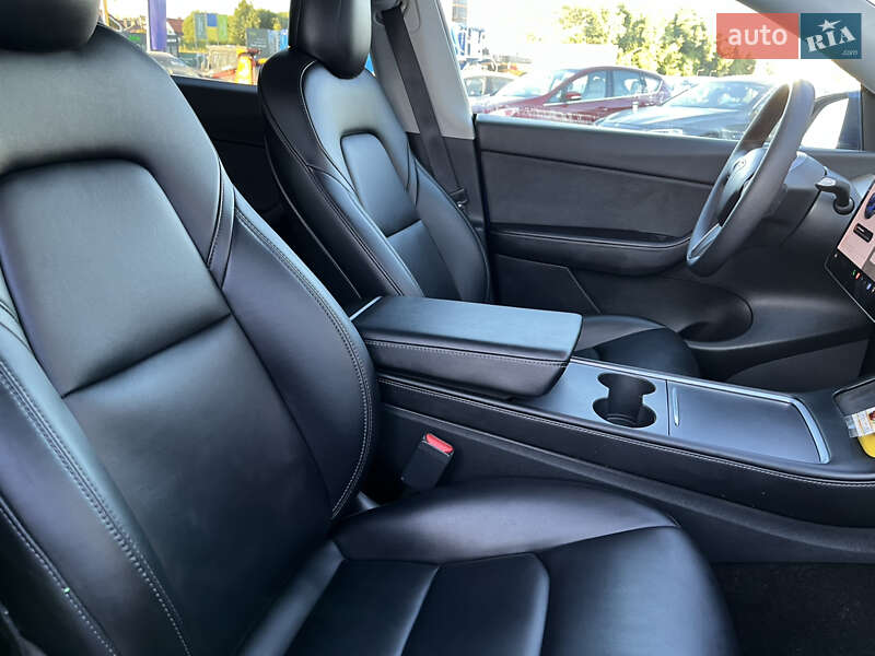 Внедорожник / Кроссовер Tesla Model Y 2022 в Львове