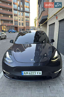 Внедорожник / Кроссовер Tesla Model Y 2024 в 