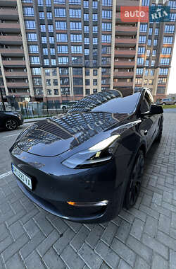 Внедорожник / Кроссовер Tesla Model Y 2024 в 