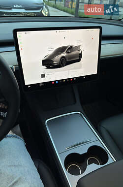 Внедорожник / Кроссовер Tesla Model Y 2024 в 