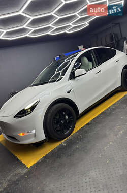 Позашляховик / Кросовер Tesla Model Y 2023 в 