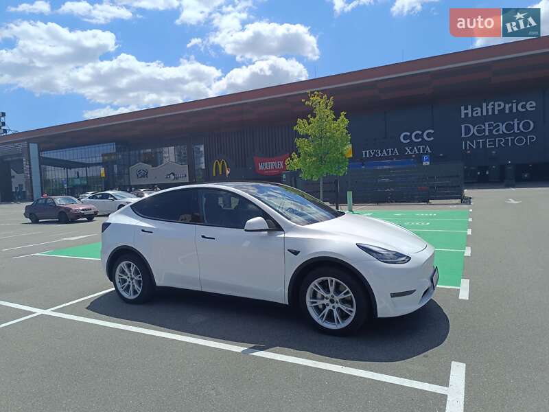 Внедорожник / Кроссовер Tesla Model Y 2023 в 