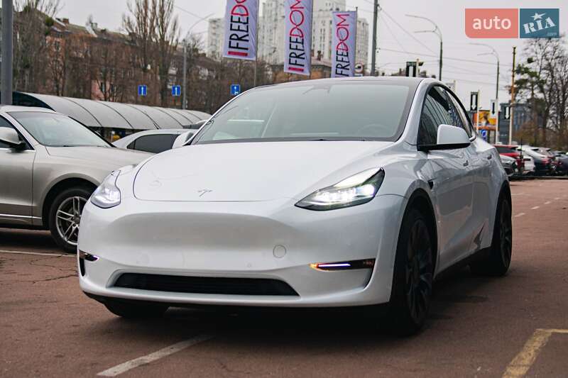 Внедорожник / Кроссовер Tesla Model Y 2022 в Киеве