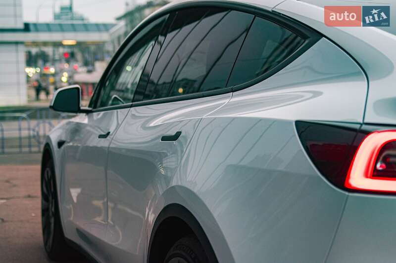 Внедорожник / Кроссовер Tesla Model Y 2022 в Киеве