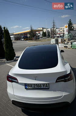 Внедорожник / Кроссовер Tesla Model Y 2021 в 