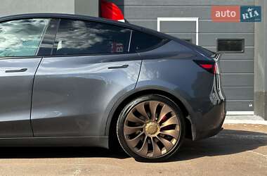 Позашляховик / Кросовер Tesla Model Y 2023 в 