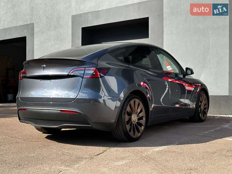 Внедорожник / Кроссовер Tesla Model Y 2023 в Киеве