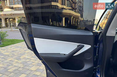 Внедорожник / Кроссовер Tesla Model Y 2020 в 