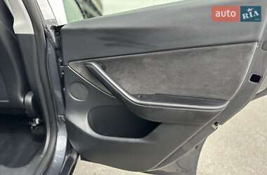 Внедорожник / Кроссовер Tesla Model Y 2022 в 