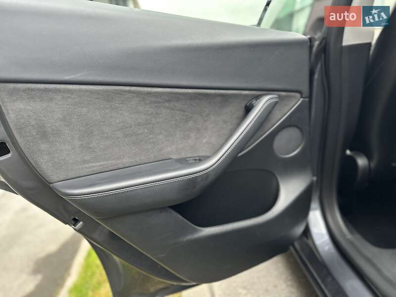 Внедорожник / Кроссовер Tesla Model Y 2022 в Львове