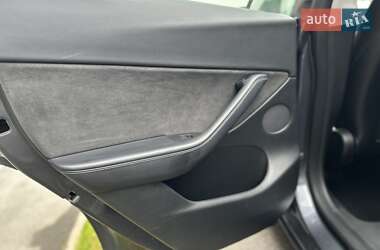 Внедорожник / Кроссовер Tesla Model Y 2022 в 
