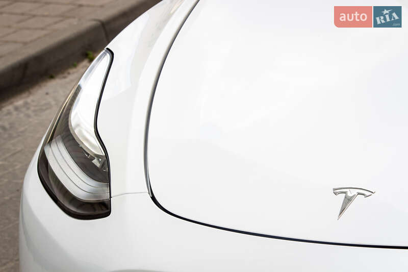 Внедорожник / Кроссовер Tesla Model Y 2021 в Львове