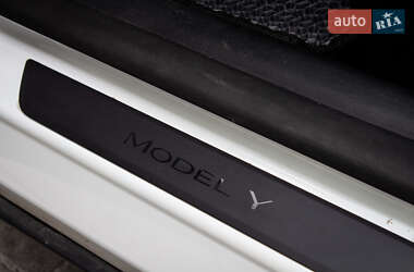 Позашляховик / Кросовер Tesla Model Y 2021 в 