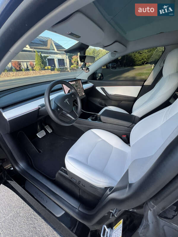 Позашляховик / Кросовер Tesla Model Y 2020 в Києві фото 6 Позашляховик / Кросовер Tesla Model Y 2020 в Києві