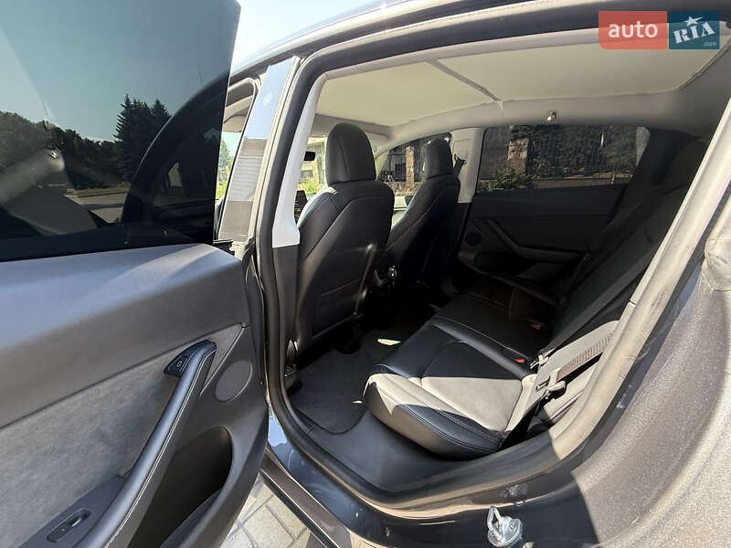 Внедорожник / Кроссовер Tesla Model Y 2021 в Днепре